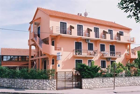 Pansion Maria Acomodação com café da manhã Zadar Exterior foto