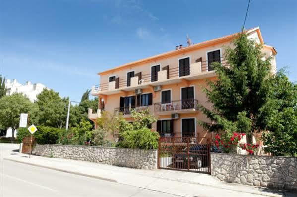 Pansion Maria Acomodação com café da manhã Zadar Exterior foto